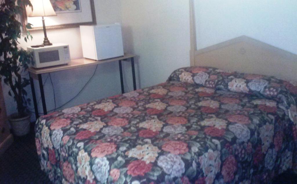 Stockton Travelers Motel 部屋 写真